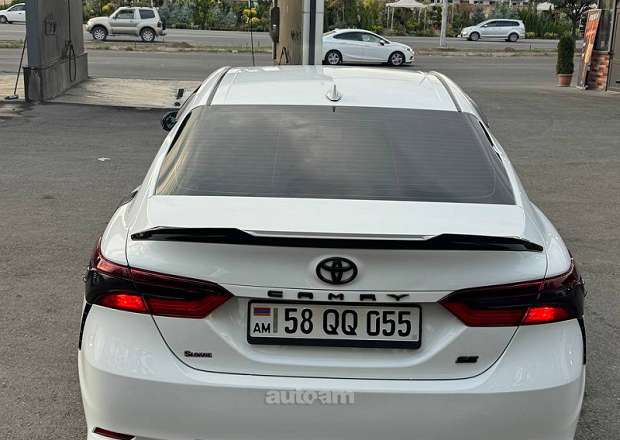 Toyota Camry 2021 — լուսանկար 1