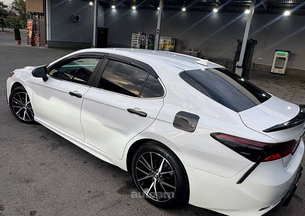 Toyota Camry 2021 — լուսանկար 7