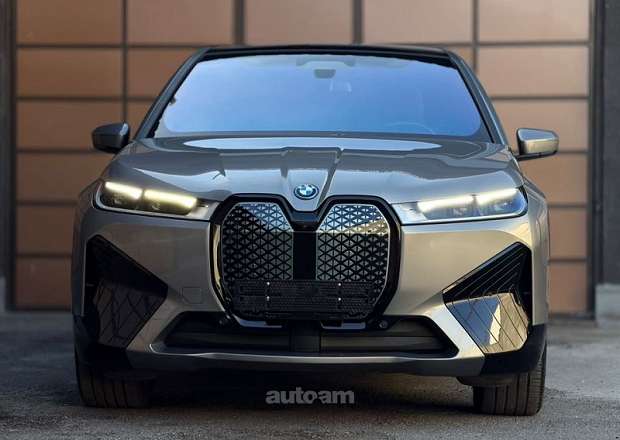 BMW iX