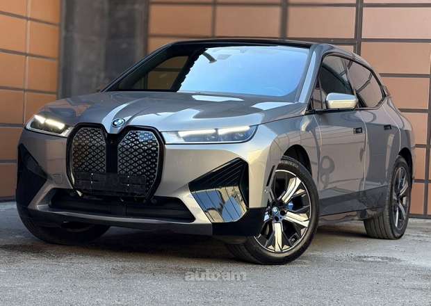 BMW iX