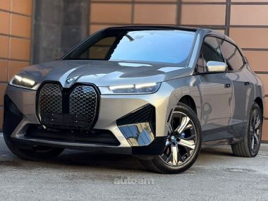 BMW iX  2024 