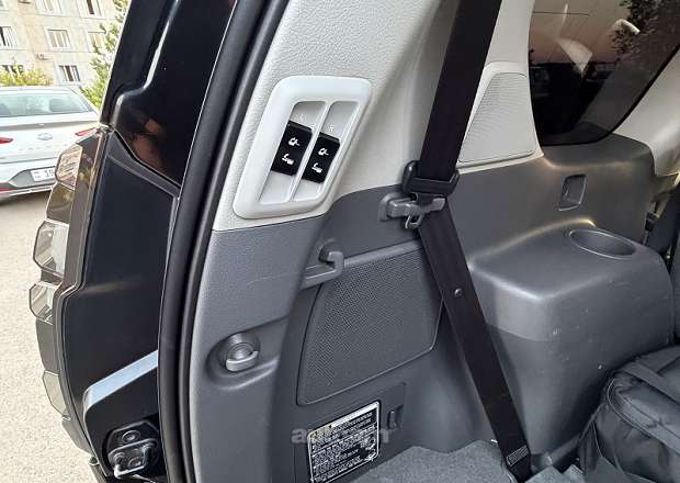 Toyota Land Cruiser Prado 2010 — լուսանկար 14