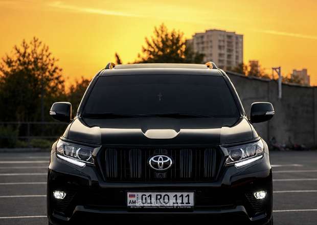 Toyota Land Cruiser Prado 2010 — լուսանկար 1