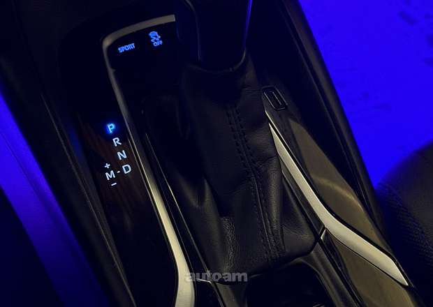 Toyota Corolla 2021 — լուսանկար 14