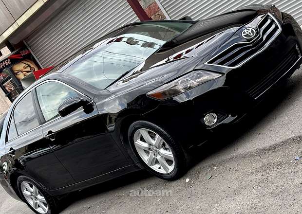 Toyota Camry 2010 — photo 1