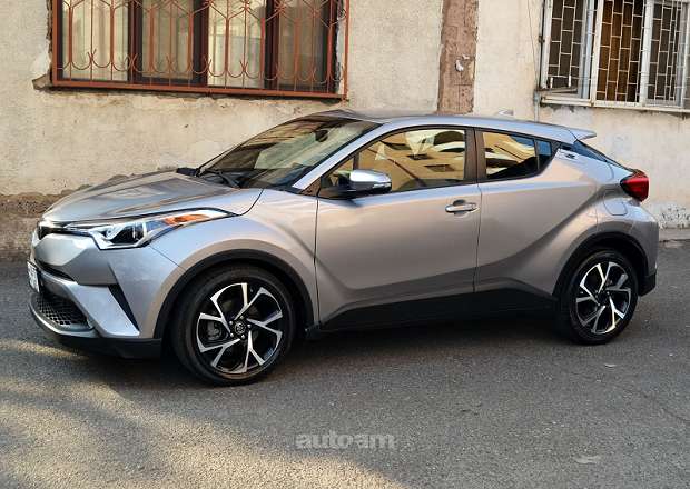 Toyota C-HR 2018 — photo 4