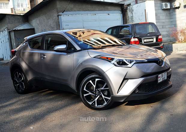 Toyota C-HR 2018 — photo 3