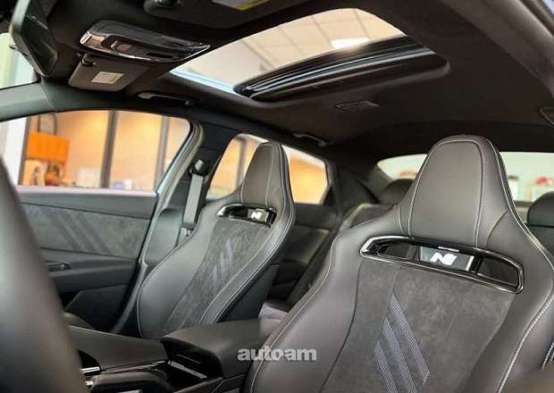 Hyundai Elantra 2025 — photo 4