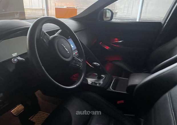Jaguar E-Pace 2019 — photo 2