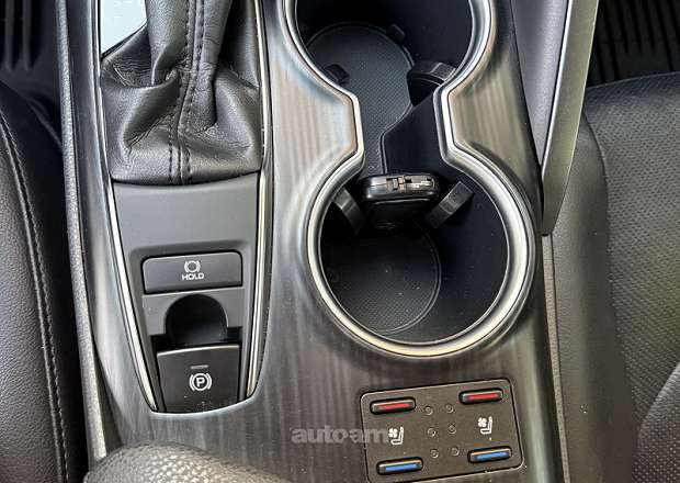 Toyota Camry 2021 — фото 10