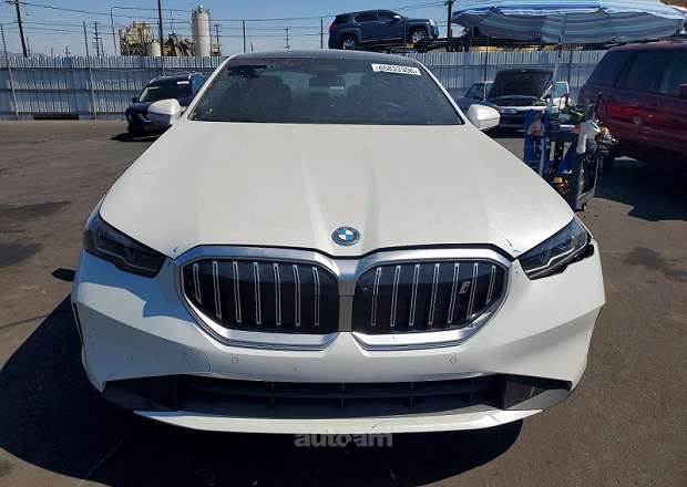 BMW i5
