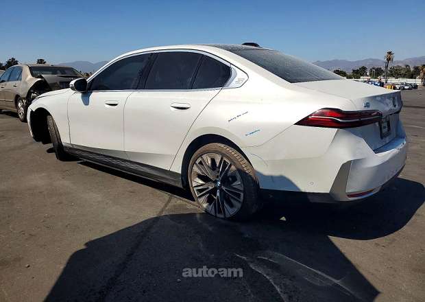BMW i5