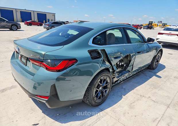 BMW i4