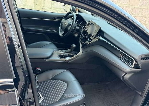 Toyota Camry 2023 — photo 11