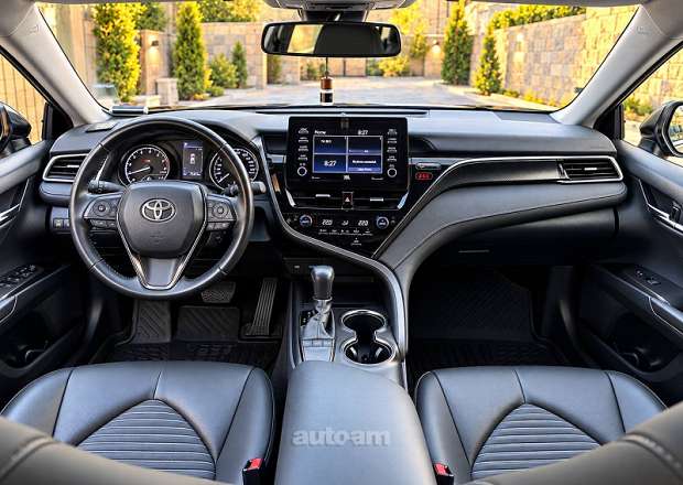 Toyota Camry 2023 — photo 10