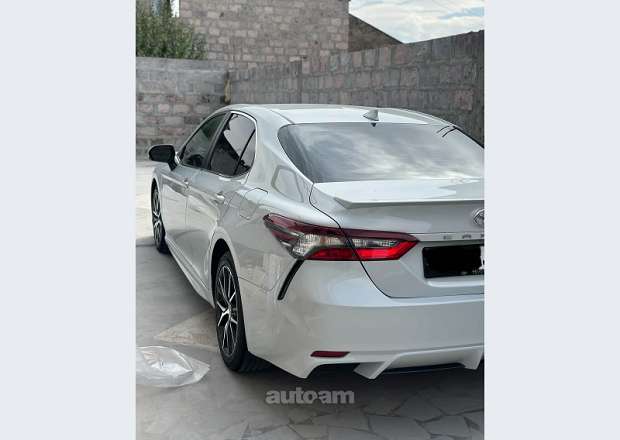 Toyota Camry 2023 — լուսանկար 7