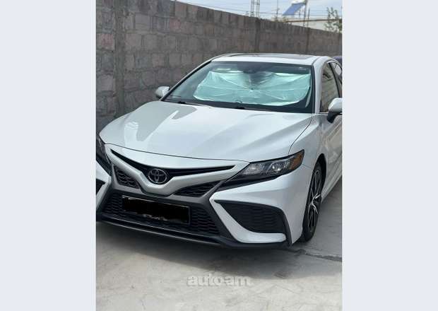 Toyota Camry 2023 — լուսանկար 1