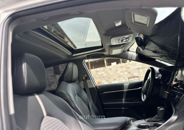 Toyota Camry 2023 — լուսանկար 10