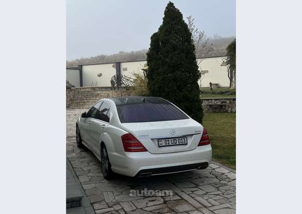 Mercedes-Benz S 550 2011 — լուսանկար 1