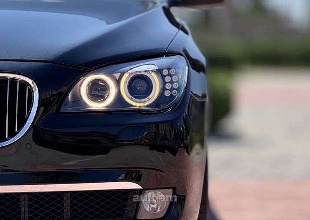 BMW 740 2010 — լուսանկար 6