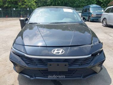 Hyundai Elantra  2025 