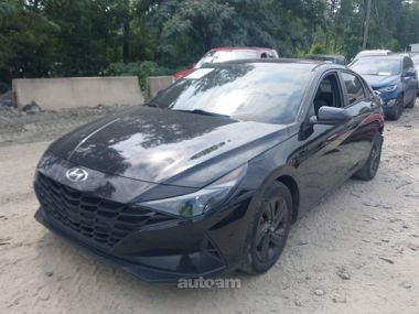 Hyundai Elantra  2021 