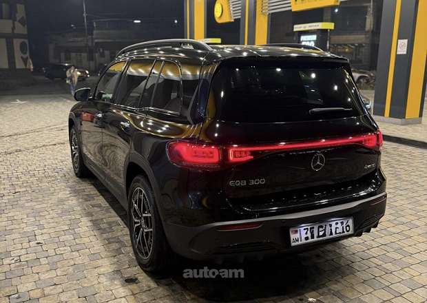 Mercedes-Benz EQB 2022 — լուսանկար 2