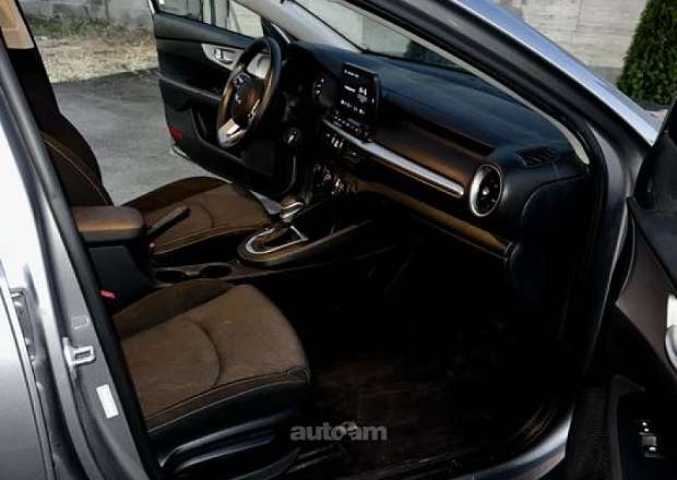Kia Forte 2023 — photo 8