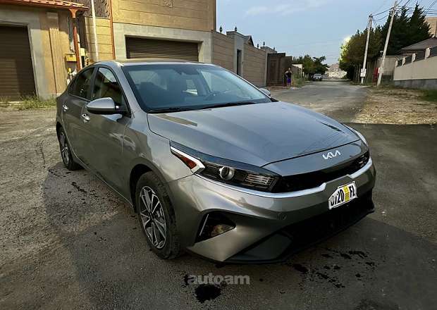 Kia Forte 2023 — photo 1