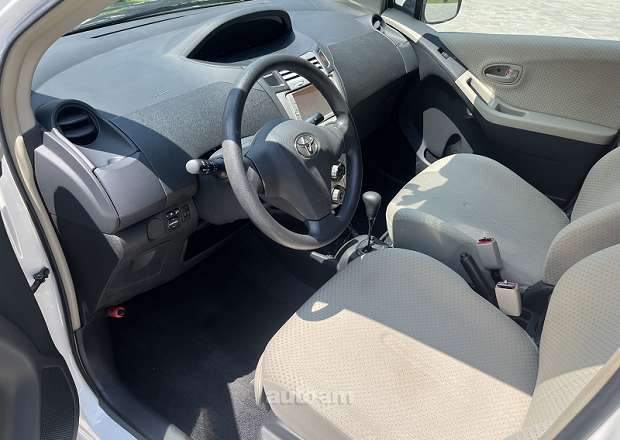 Toyota Vitz 2007 — լուսանկար 10