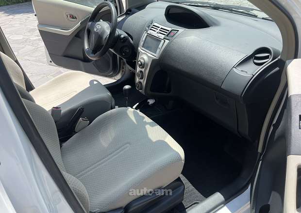 Toyota Vitz 2007 — լուսանկար 11