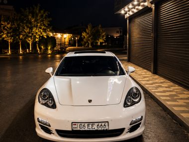 Porsche Panamera  2012 