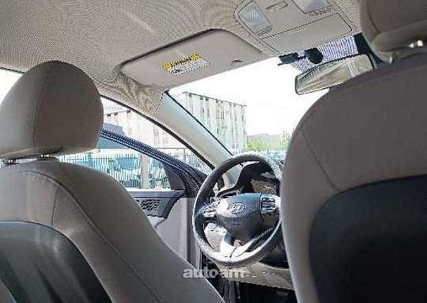 Hyundai Elantra 2020 — լուսանկար 7