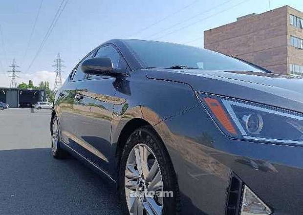 Hyundai Elantra 2020 — լուսանկար 5