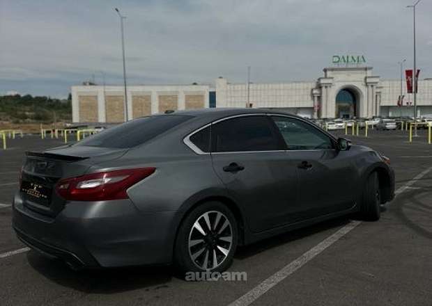 Nissan Altima 2018 — լուսանկար 4