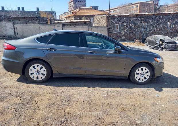 Ford Fusion 2020 — photo 3
