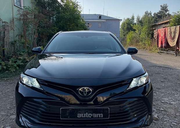 Toyota Camry 2018 — photo 1