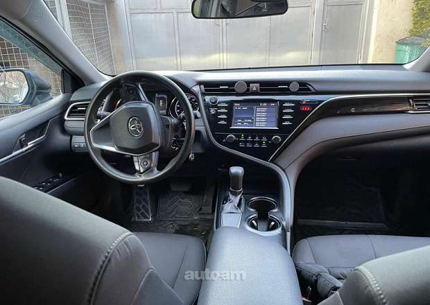 Toyota Camry 2018 — photo 10