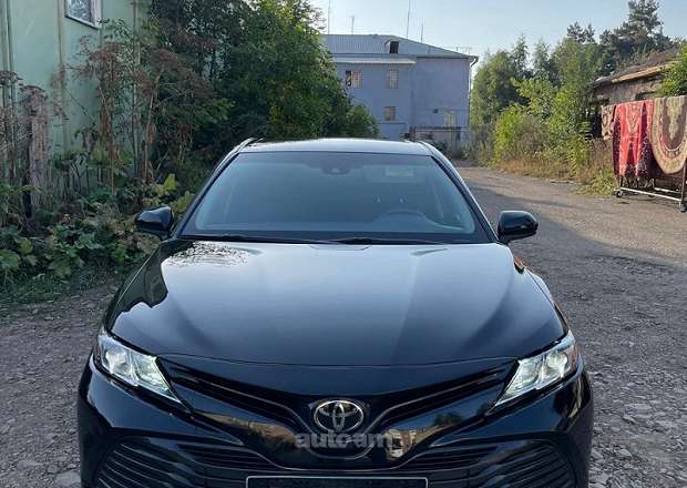 Toyota Camry 2018 — photo 2