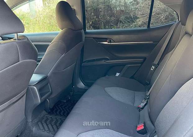 Toyota Camry 2018 — photo 9