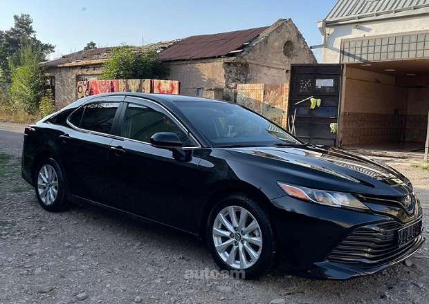 Toyota Camry 2018 — photo 4