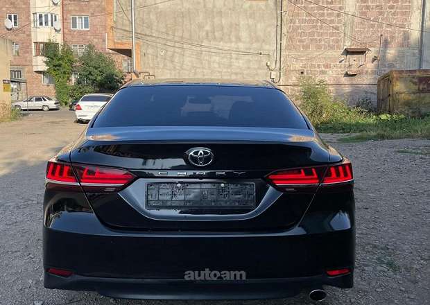 Toyota Camry 2018 — photo 7