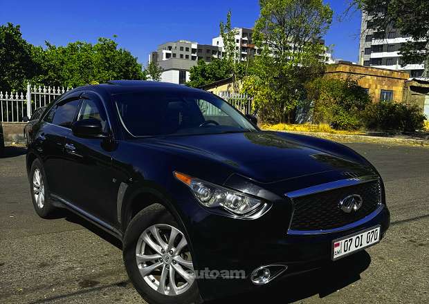 Infiniti QX70 2016 — photo 1