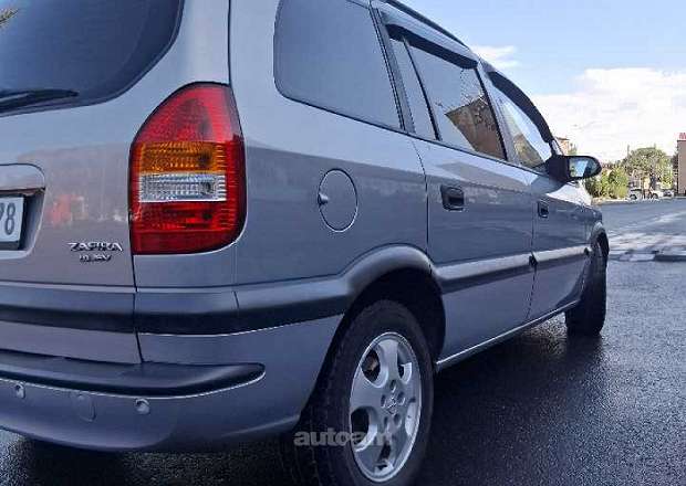 Opel Zafira 2000 — photo 3