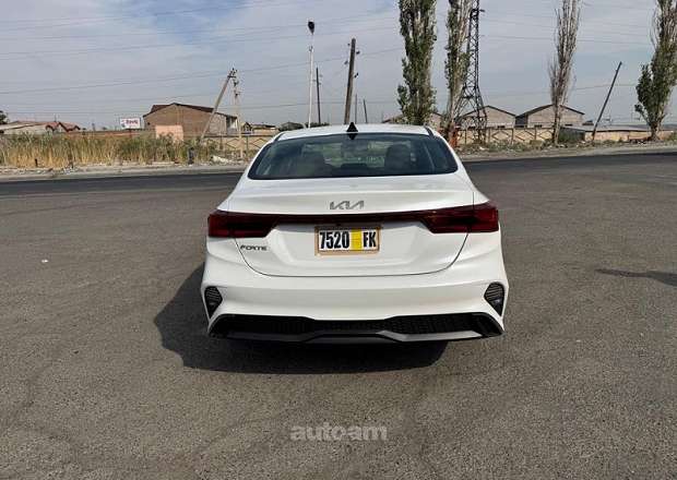 Kia Forte 2024 — photo 8