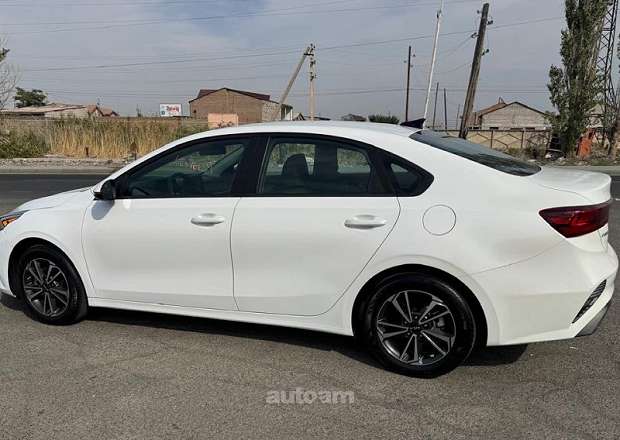 Kia Forte 2024 — photo 5