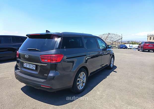 Kia Sedona 2019 — լուսանկար 5
