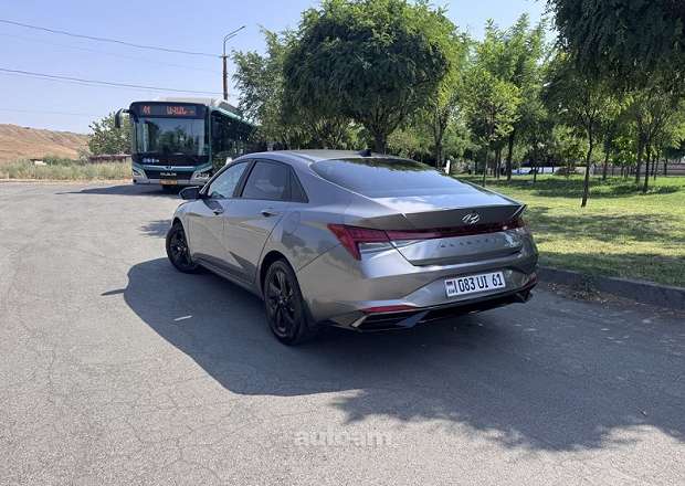 Hyundai Elantra 2023 — լուսանկար 4