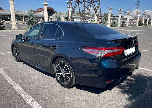 Toyota Camry 2018 — լուսանկար 3