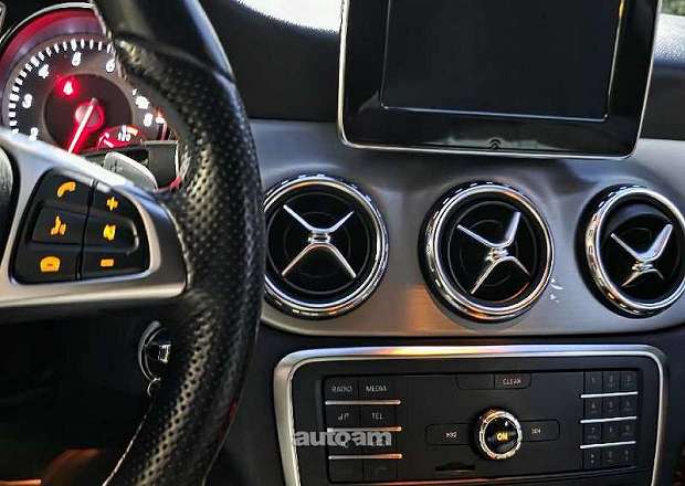 Mercedes-Benz GLA 200 2015 — լուսանկար 8